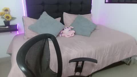 vane online show from February 2026 09:22:01 PM