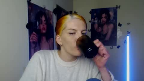 Snapshot of vanrey_ chatting on February 2026 02:20:02 PM Vanessa online show from February 2026 02:20:02 PM