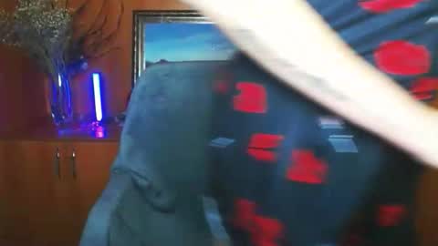 Snapshot of vanrey_ chatting on February 2026 05:42:01 PM Vanessa online show from February 2026 05:42:01 PM