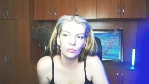 Vanessa online show from May 2026 02:28:02 AM