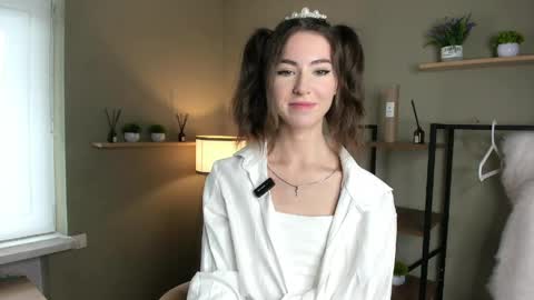 Snapshot of vanvanvibe chatting on April 2026 09:30:02 AM Charline online show from April 2026 09:30:02 AM