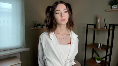 Snapshot of vanvanvibe chatting on April 2026 09:29:02 AM Charline online show from April 2026 09:29:02 AM