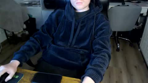 Vaslo online show from April 2026 05:25:01 PM