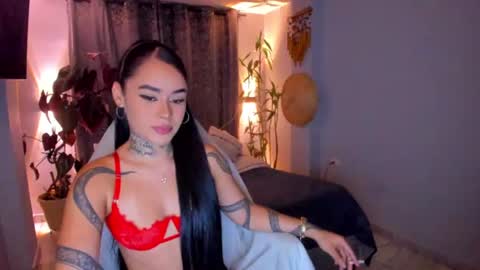Snapshot of vayolett_bass chatting on July 2026 08:06:01 AM Vayolett Bass online show from July 2026 08:06:01 AM