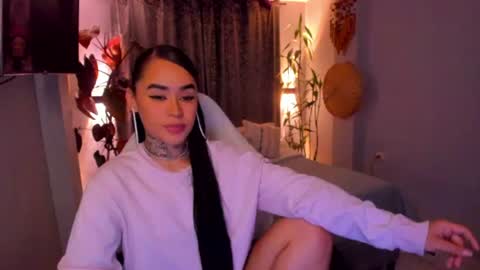 Snapshot of vayolett_bass chatting on July 2026 10:39:01 AM Vayolett Bass online show from July 2026 10:39:01 AM