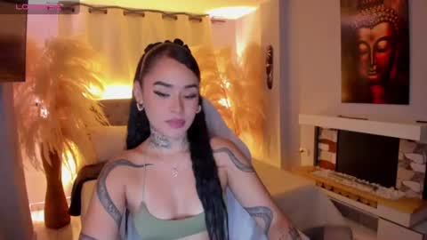 Snapshot of vayolett_bass chatting on August 2026 04:37:01 AM Vayolett Bass online show from August 2026 04:37:01 AM