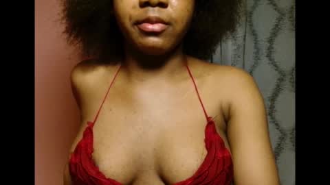 Snapshot of vee62 chatting on May 2026 01:03:02 AM vee62 online show from May 2026 01:03:02 AM