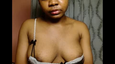 Snapshot of vee62 chatting on July 2026 01:16:01 AM vee62 online show from July 2026 01:16:01 AM
