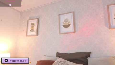 Vee Simons online show from January 2026 08:45:01 PM