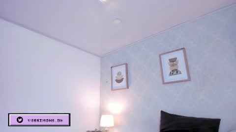 Snapshot of veesimons_dh chatting on July 2026 07:38:02 PM Vee Simons online show from July 2026 07:38:02 PM