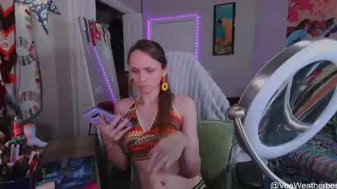 Snapshot of veeweatherbee chatting on August 2026 10:44:01 PM Violet Weatherbee online show from August 2026 10:44:01 PM