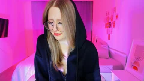 Snapshot of vega_blue chatting on March 2026 03:45:02 AM Emma online show from March 2026 03:45:02 AM