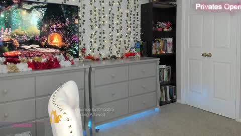 Snapshot of vegas_romance chatting on February 2025 01:23:02 AM vegas_romance online show from February 2025 01:23:02 AM