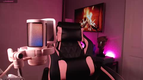 Snapshot of vekafaux chatting on March 2025 07:58:02 AM vekafaux online show from March 2025 07:58:02 AM