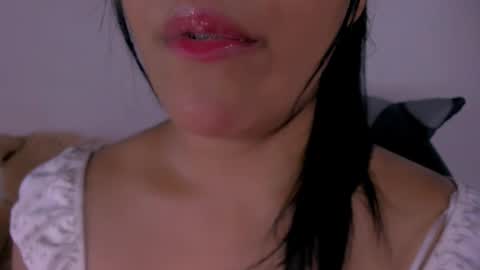 Snapshot of veky_saliva01 chatting on October 2025 10:43:01 PM camila online show from October 2025 10:43:01 PM