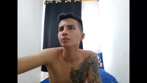 velk_hot1 online show from December 2024 05:12:01 PM