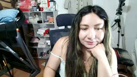 Snapshot of vellarossa chatting on July 2026 04:37:01 AM Im VelaI will be Christmas and New Year with my family December 22 to January 13 I will miss you guys. online show from July 2026 04:37:01 AM