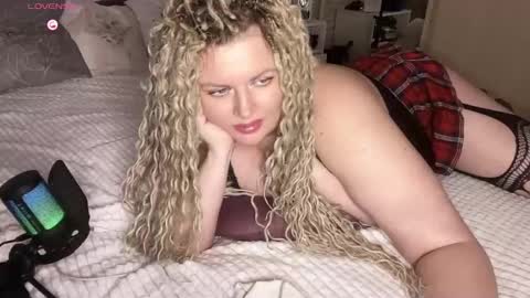 Snapshot of vellinka chatting on September 2025 10:15:01 PM vellinka online show from September 2025 10:15:01 PM