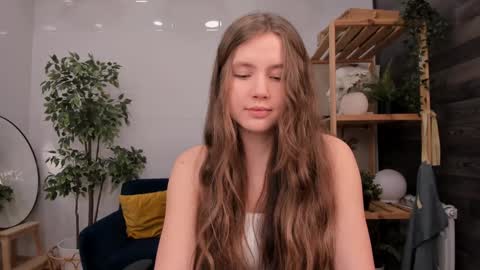 velvet_cherry online show from February 2025 04:36:02 PM