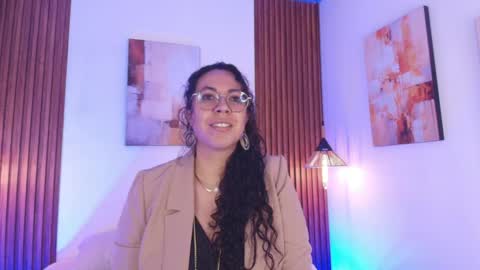 Snapshot of velvet_curly chatting on May 2026 12:22:02 PM Emma Curly online show from May 2026 12:22:02 PM