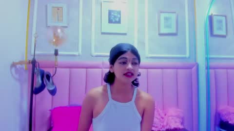 velvet_giirll online show from June 2026 01:22:01 PM