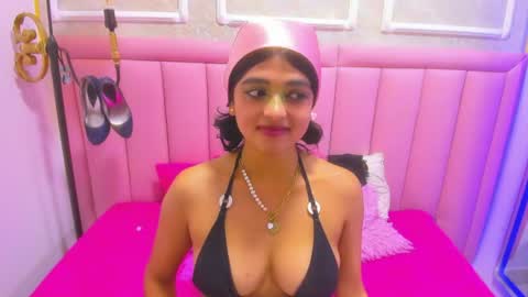 velvet_giirll online show from June 2026 04:52:02 PM