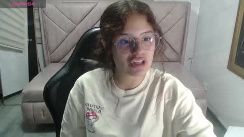 velvet_moon_v online show from February 2026 07:46:01 PM