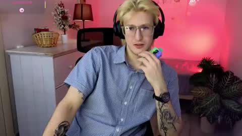 velvetbite online show from January 2026 04:33:02 PM