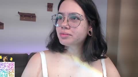 Snapshot of velvetcrystal chatting on June 2026 01:16:02 AM Crystal PVT OPEN online show from June 2026 01:16:02 AM