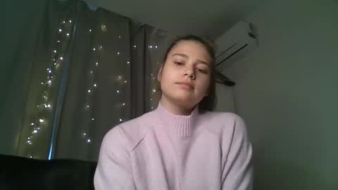 velveted_ivy online show from November 2025 11:21:02 AM