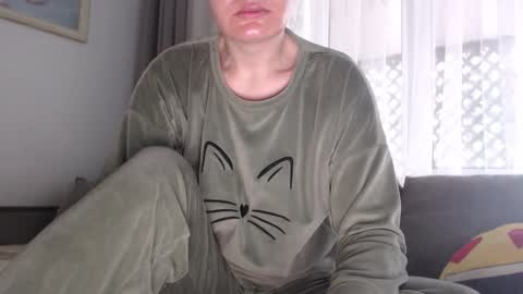 velvetmoon123 online show from November 2025 07:09:01 AM