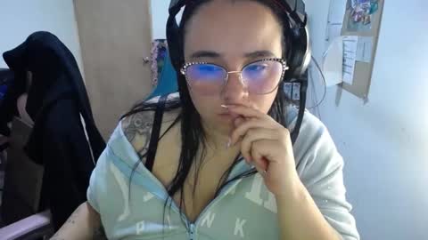 Snapshot of velvetoffice chatting on October 2025 03:52:01 PM eri online show from October 2025 03:52:01 PM