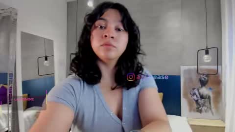 velvettease_ online show from January 2026 12:44:02 PM