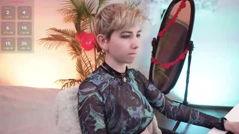 Snapshot of velvetvalkyries chatting on February 2025 02:54:01 PM CLEOshort hair  TIna long hair  online show from February 2025 02:54:01 PM