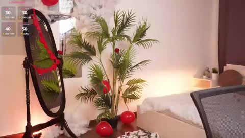 Snapshot of velvetvalkyries chatting on February 2025 01:49:02 PM CLEOshort hair  TIna long hair  online show from February 2025 01:49:02 PM