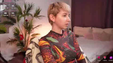 Snapshot of velvetvalkyries chatting on February 2025 08:00:01 PM CLEOshort hair  TIna long hair  online show from February 2025 08:00:01 PM