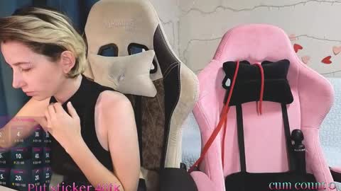 Snapshot of velvetvalkyries chatting on September 2025 05:23:02 PM CLEOshort hair  TIna long hair  online show from September 2025 05:23:02 PM