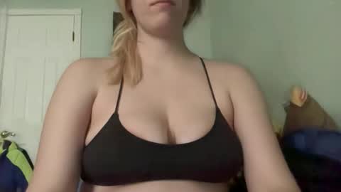 Snapshot of velvetvixen124 chatting on November 2025 07:35:02 PM velvetvixen124 online show from November 2025 07:35:02 PM