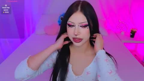 Vivian online show from November 2025 03:16:02 AM