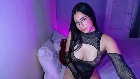 Snapshot of venus_starmodel chatting on December 2024 11:00:01 PM Venus online show from December 2024 11:00:01 PM