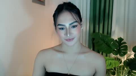 Venus Sunrise Bombshell online show from November 2025 08:42:02 PM