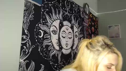 Snapshot of venusastar chatting on September 2025 02:00:01 AM Miss Venus online show from September 2025 02:00:01 AM