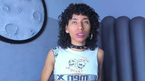 venuss_03 online show from September 2025 03:43:01 AM