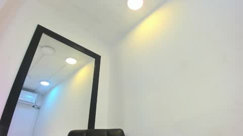 Snapshot of vera_candella chatting on May 2026 11:26:02 AM vera online show from May 2026 11:26:02 AM
