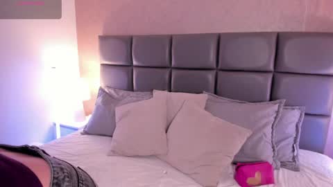 Snapshot of vera_price_ chatting on May 2026 11:50:01 AM Vera online show from May 2026 11:50:01 AM