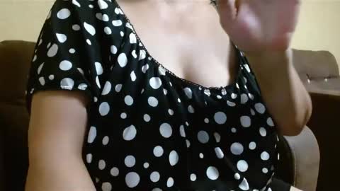 Snapshot of veraluss chatting on June 2026 09:37:02 AM Vera Luss online show from June 2026 09:37:02 AM