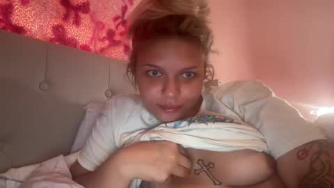 Snapshot of veranikimi chatting on June 2026 10:25:01 PM veranikimi online show from June 2026 10:25:01 PM