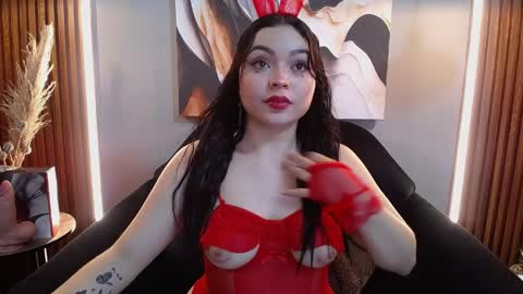 Vero  online show from April 2026 07:00:01 PM