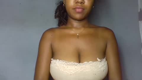 verolla31 online show from February 2025 10:42:02 PM