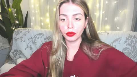 Snapshot of veronarolls chatting on February 2026 10:33:01 PM Lolitalolz online show from February 2026 10:33:01 PM